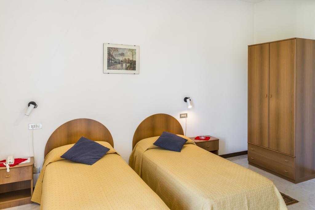 Hotel Cristina San Rocco di Piegara Exterior photo